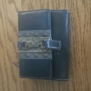Mondani New York Accordian Bifold Black Wallet- Bronze Metal Hardware